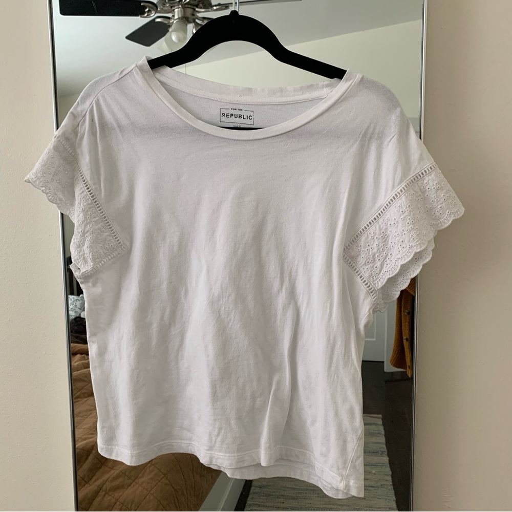 Eyelet sleeve white top